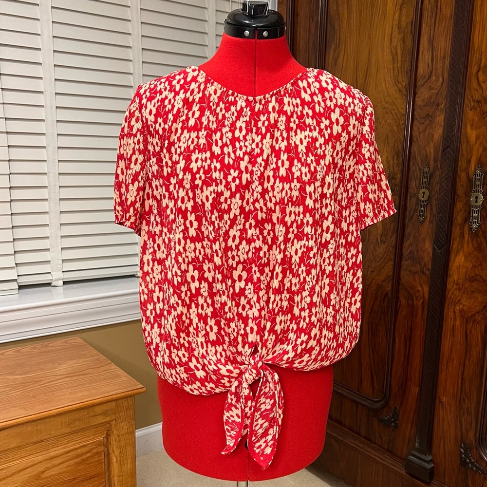 Madewell Crinkled Button-Back Tie Tee in Full Bloom - size S